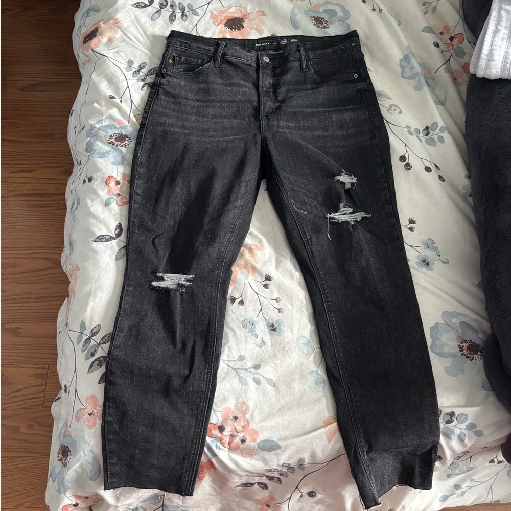 Old Navy Women's Black Distressed Straight Leg Jeans